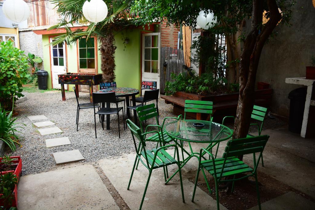 Escarabajo Hostel (Adults Only) Вальпараисо Экстерьер фото